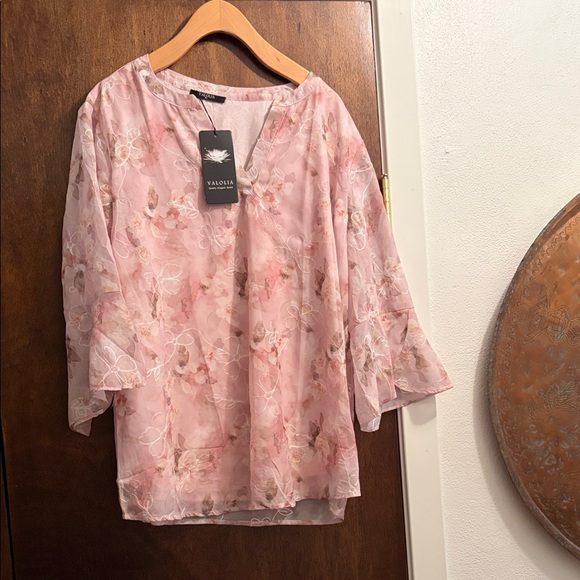 Valovia Tops - NWT Valovia xl pink floral lined sheer top